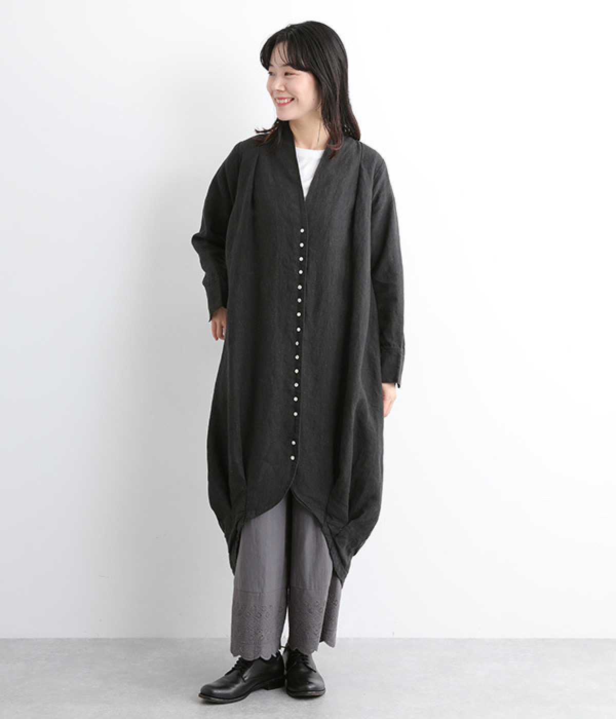 9番手リネン　多ボタンコクーンワンピース(ブラック-ONESIZE)