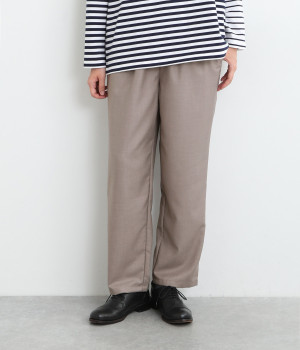 テーパードパンツ