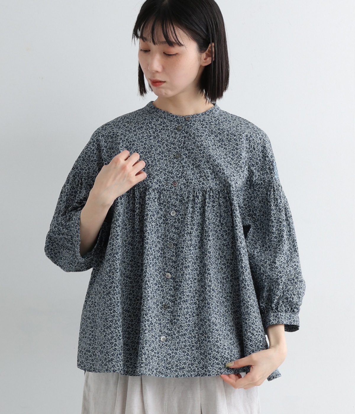 コットンローン小花プリント切替ギャザー前開きブラウス(サックス-ONESIZE)