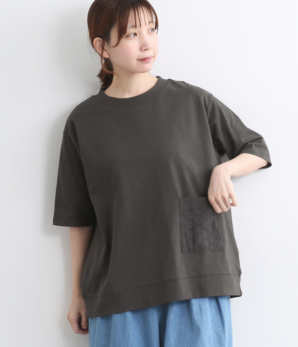 コットン天竺エンブロレースポケットＴシャツ(スミクロ-M)