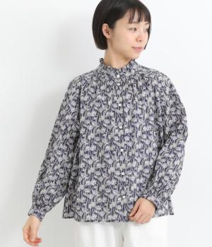 LIBERTYタナローンフリル襟ゴムシャーリングブラウス(ネイビー×EritoPoppy-F)