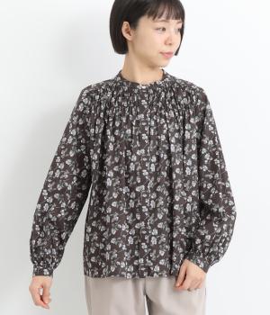 LIBERTYタナローン胸シャーリングブラウス