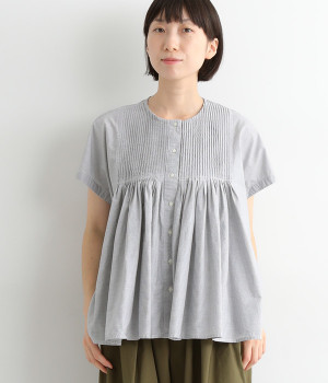 ピンタックシャツ