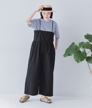 後ろボタンのサロペット(ブラック-ONESIZE)