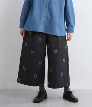 グログラン刺繍クロップドパンツ