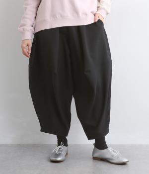 ポインテッドパンツ