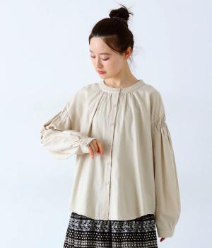 ギャザーシャツ