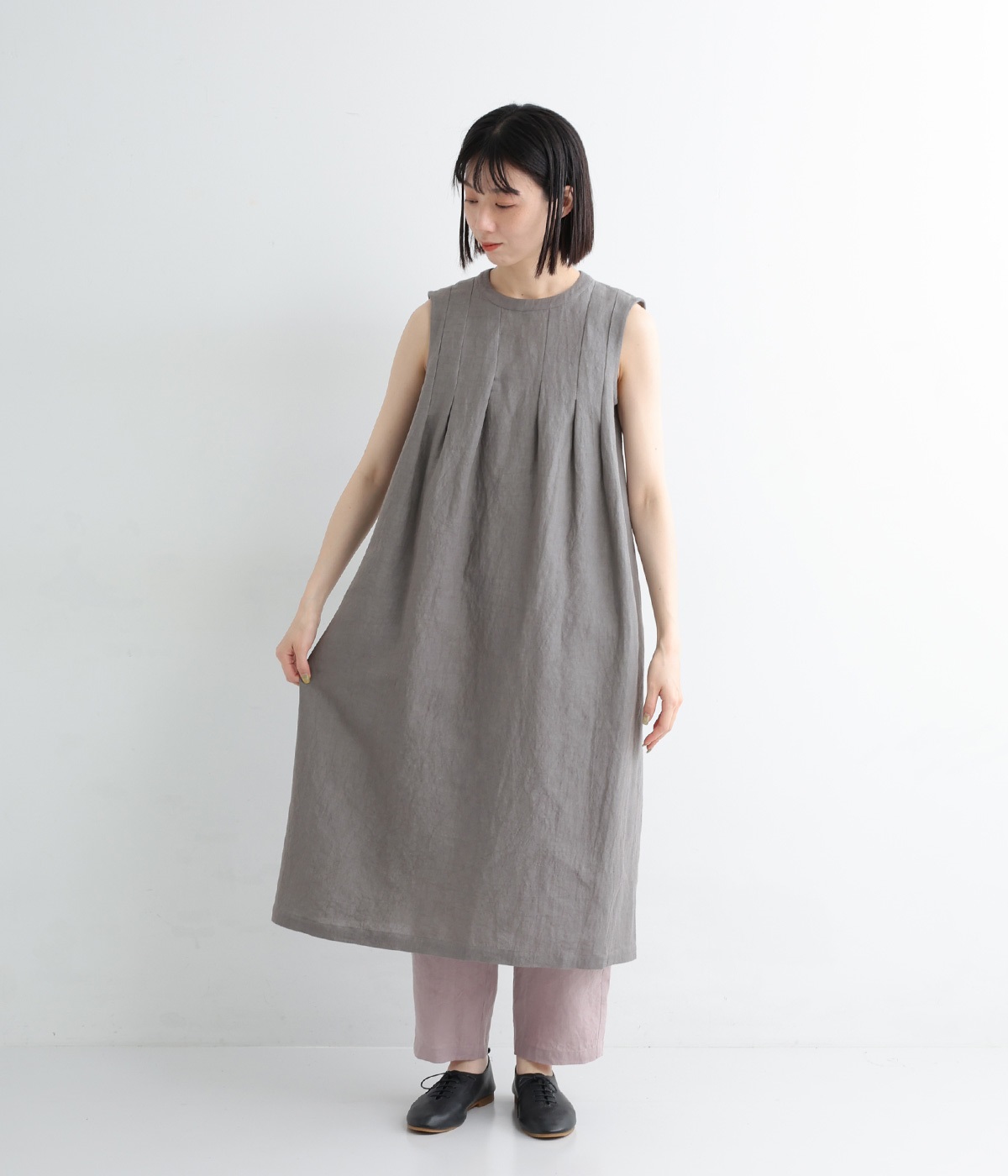 コットンリネン天日干しタックノースリーブワンピース(グレー-ONESIZE)