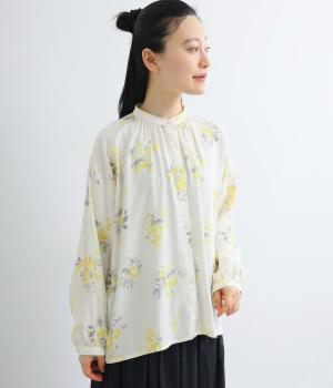 コットンレーヨンツイル　水彩植物柄ブラウス