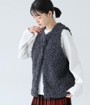 フェイクファー×花柄プリントベスト(チャコール-F)