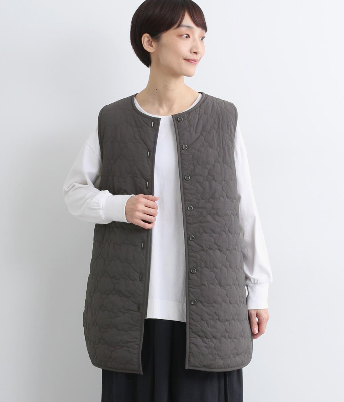 中綿雲形キルト裏ボアフリースロングベスト(チャコール-F)