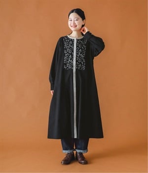 起毛コットン配色刺繍入りワンピース