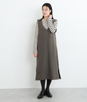 刺繍入りVネックジャンパースカート