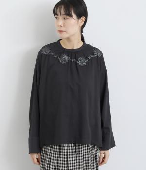 コットンレーヨンテープ刺繍プルオーバー(チャコール-F)