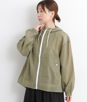 ライトマウンテンパーカー