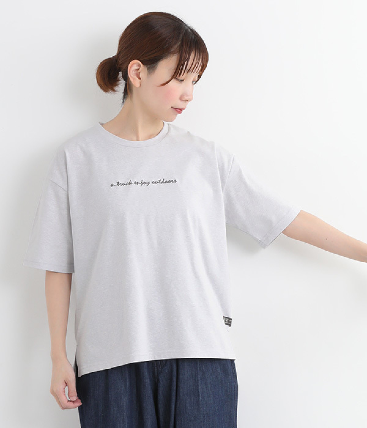 ロゴ刺繍入りTシャツ(ライトグレー-L)