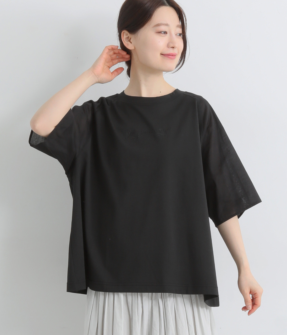 異素材フレアスリーブ刺繍プルオーバー(ブラック-L)