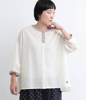 クレリック風プルオーバーブラウス