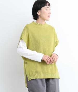 サイド釦留めニットベスト