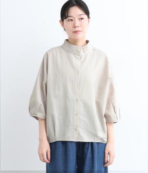 モックネックタック入りシャツ