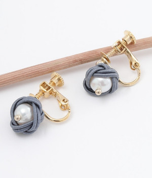 蕾　イヤリング