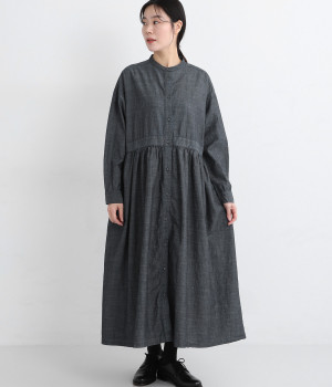 コットンリネンスラブデニム ギャザーワンピース（ista-ire）の