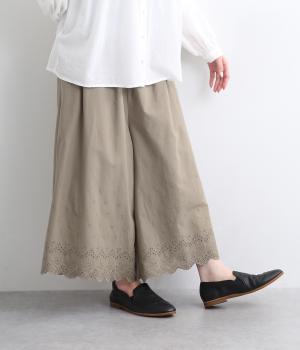 コットンスカラップ刺繍フレアパンツ