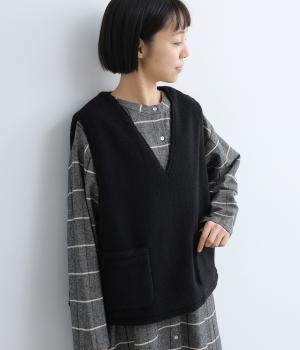 ボア×リネン長コットン　 Vネックベスト(ブラック-F)