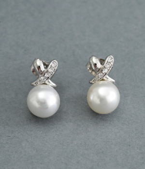 クロスラインパールピアス