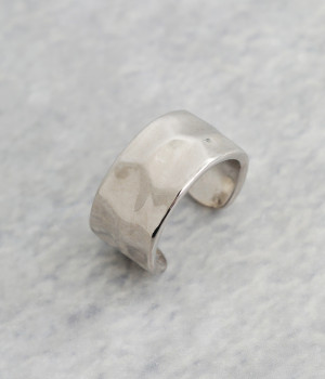 ハンマーワークイヤーカフ