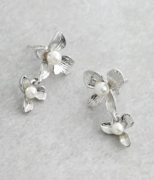 メタルフラワーパールピアス
