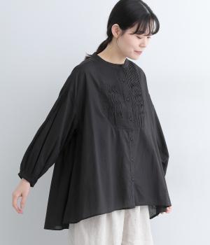 ローンキャンブリックピンタック使いブラウス(ブラック-L)