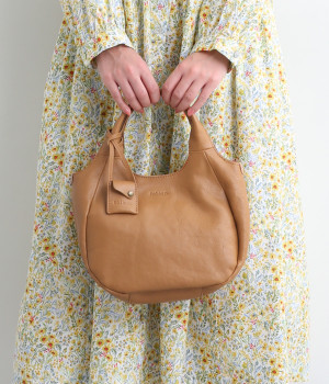 カウレザー　ドロップトート(キャメル-ONESIZE)