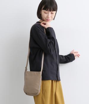 カウレザーミニサコッシュ