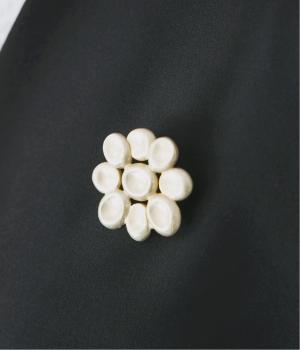 デントフラワーブローチ