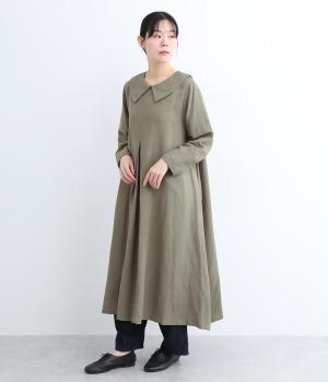リネンレーヨン大きな襟の前タック後ろボタンフレアワンピース
