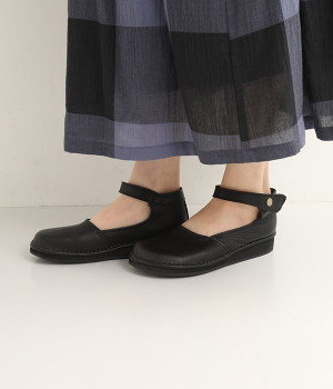 オイルシュリンクレザー　アンクルストラップシューズ