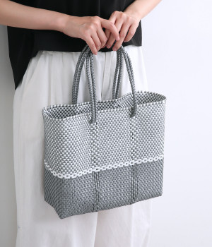 手編みのメルカドバッグ　バイカラー　M(シルバー×ホワイト-ONESIZE)