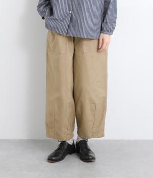 コットンムラ糸バックサテンピーチBioエアフロ―ベイカーイージーパンツ(ベージュ-F)