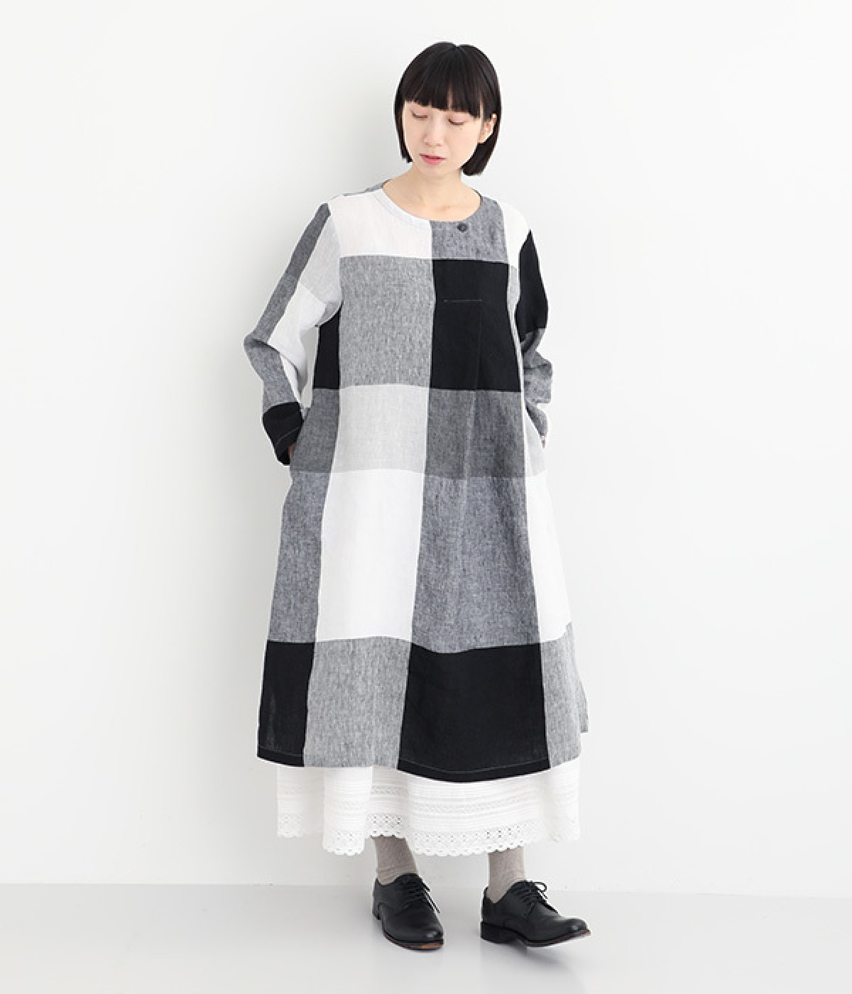 On y vua ナチュラン掲載ブランド　リネン膝丈ワンピース リネン先染めチェッククルーネックワンピース（On y vua.）の
