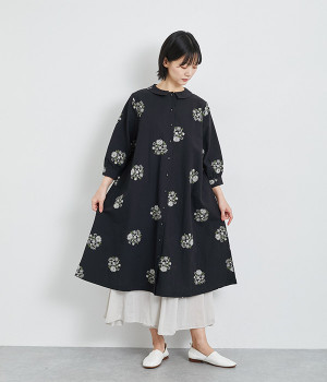 【ELLIFEエリフェ】野の花刺繍のタックロングワンピース SEE-253W-03005_M.jpg