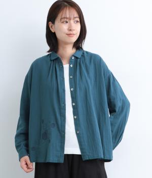 コットンダブルガーゼ刺繍入りギャザーシャツブラウス