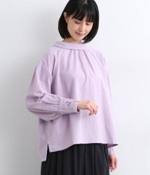 コットン起毛刺繍入りターンカラープルオーバー