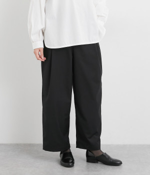 タックワイドパンツ