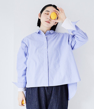 一部別注｜コットン 比翼バックギャザーシャツ(サックスストライプ-ONESIZE)