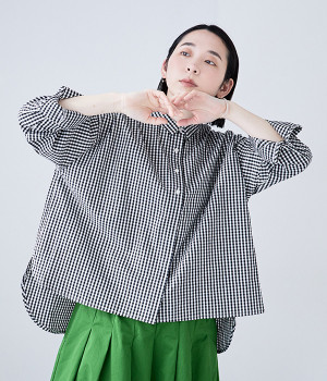 一部別注｜コットン 比翼バックギャザーシャツ(ギンガム-ONESIZE)