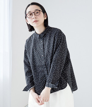 一部別注｜コットン 比翼バックギャザーシャツ(ドット-ONESIZE-【別注カラー】)