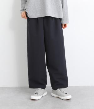 タックテーパードパンツ