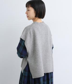 マシュマロヤーン 前後差ショート丈釦付きベスト