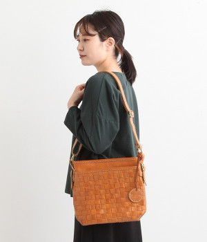 カウレザーメッシュショルダーバッグ(ブラウン-ONESIZE)